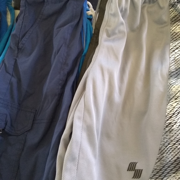 Boys bundle of 14 shorts - Picture 5 of 10